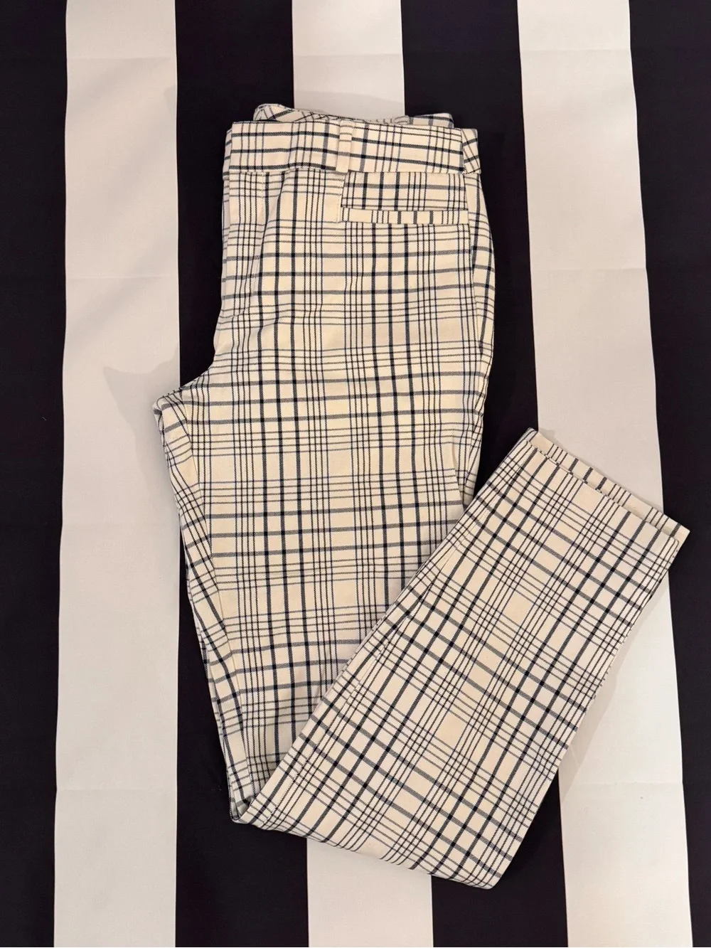 Banana Republic Cream and Black Plaid Trousers - Picture 1 of 5